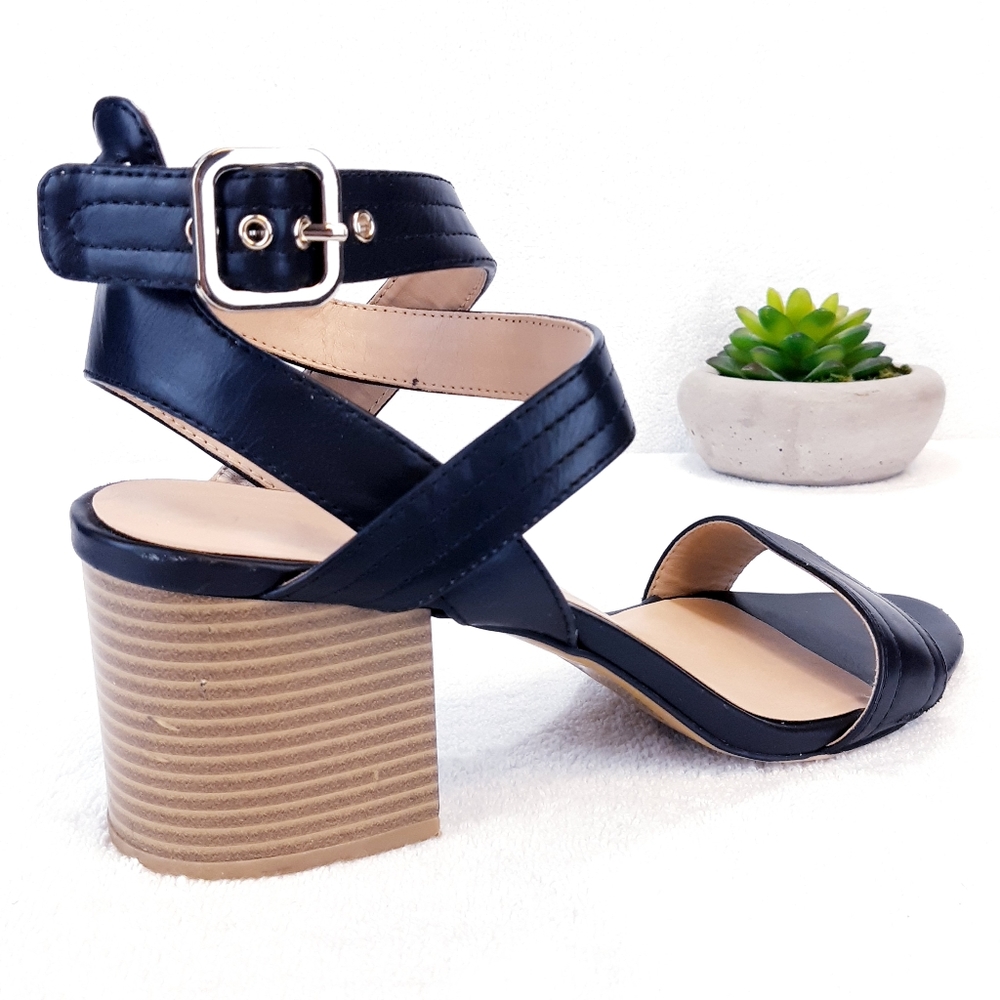 APT. 9 APPACEFUL BLACK SANDAL - Picture 3 of 16